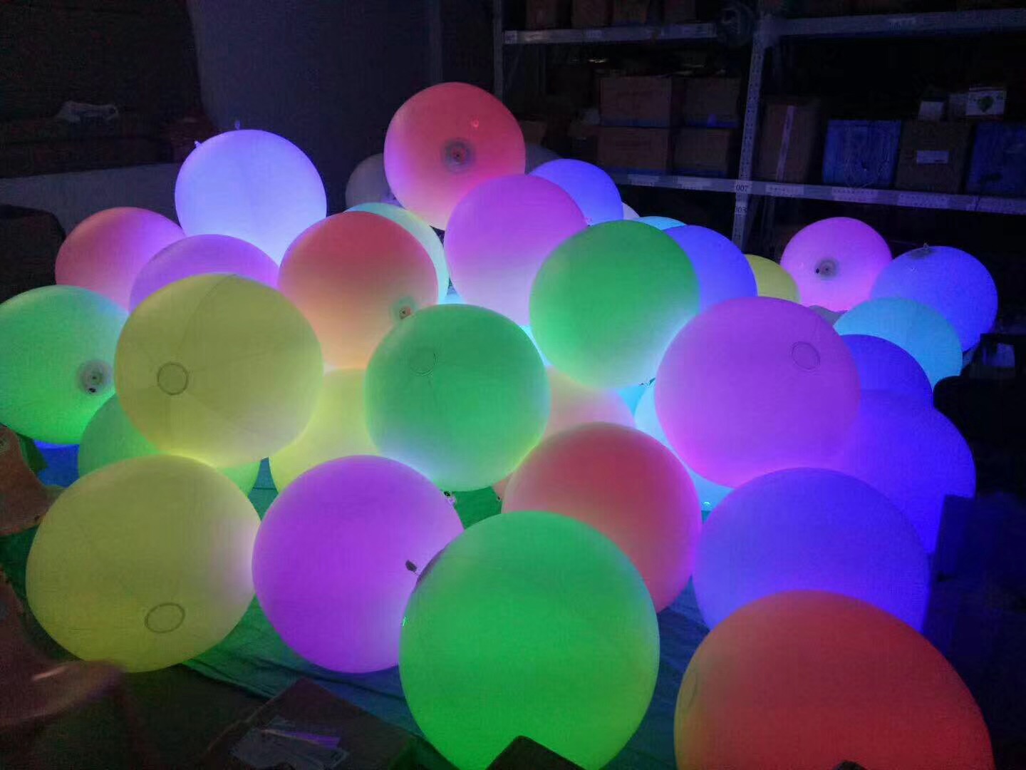 Led Balloon Light - LED Aufblasbare Farbwechselnde Berührungsempfindliche PVC-Leuchtkugel Aufblasbarer